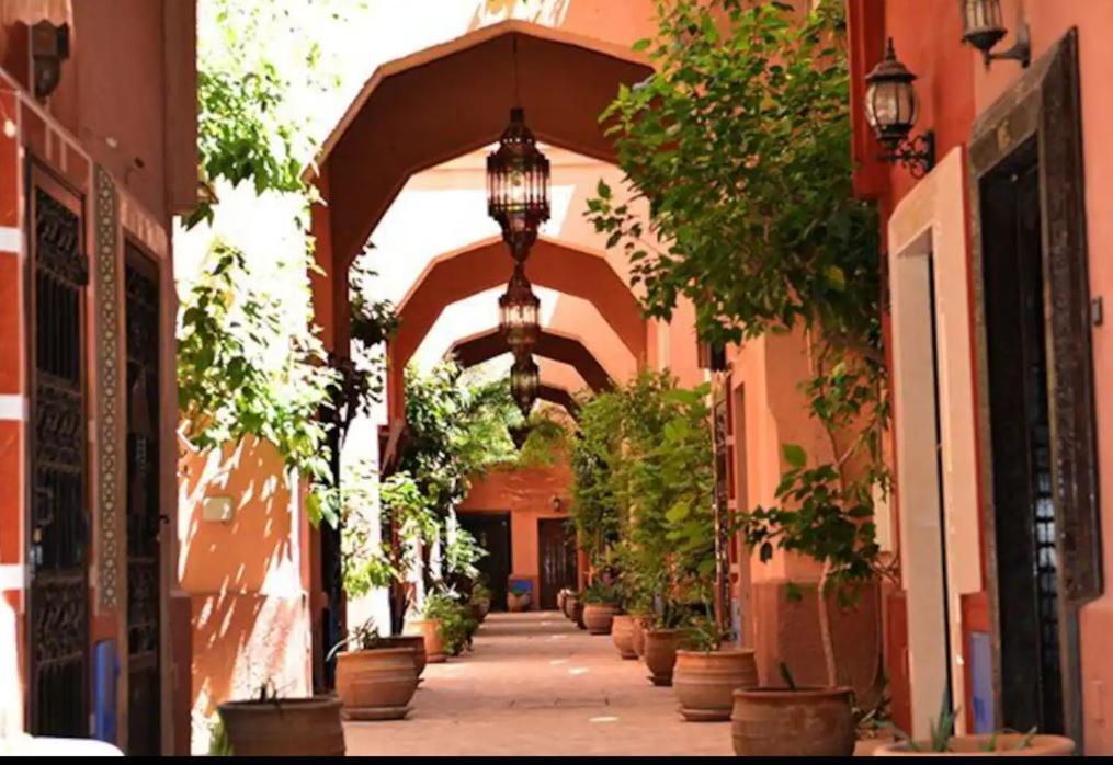 Quarya Assiyahia - Riad Camilia- Maison Entiere Avec Piscine マラケシュ エクステリア 写真
